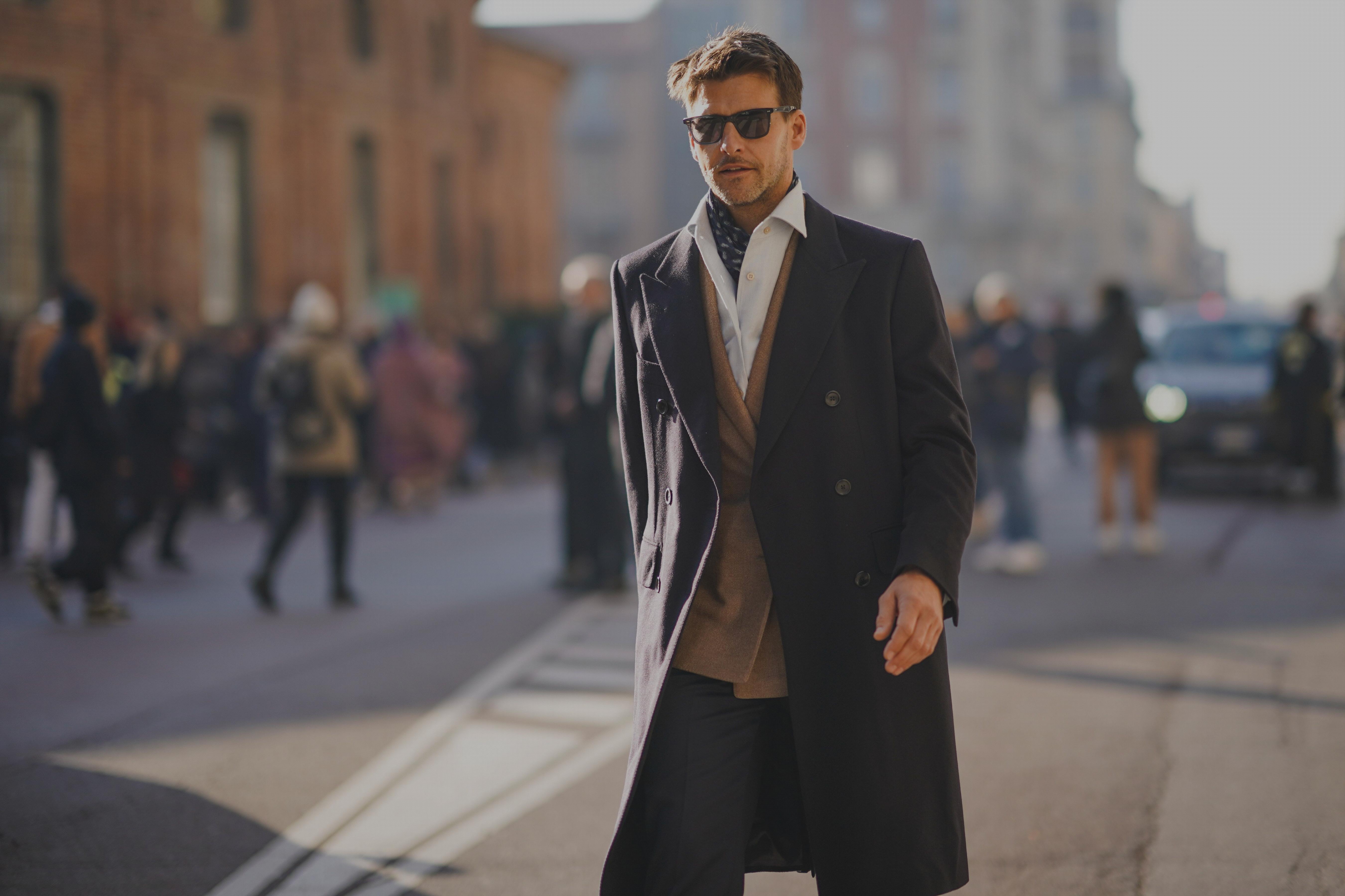 ¿Dónde poder comprar Más sobre bolso de hombre molle Más sobre reloj buenos de hombre Más sobre dusfraz hombre 70s abrigo doble botonadura hombre?