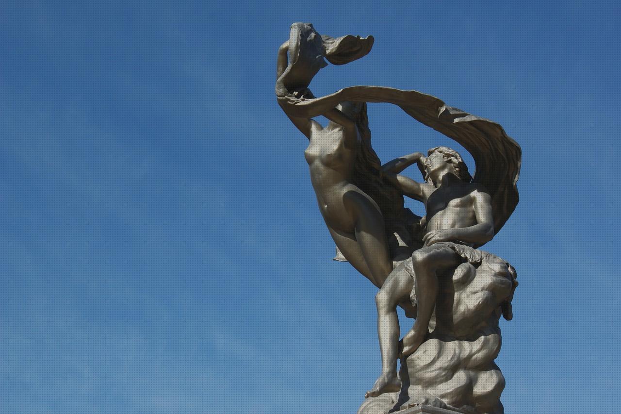 Análisis de las 18 mejores Estatuas De Hombres Y De Mujeres